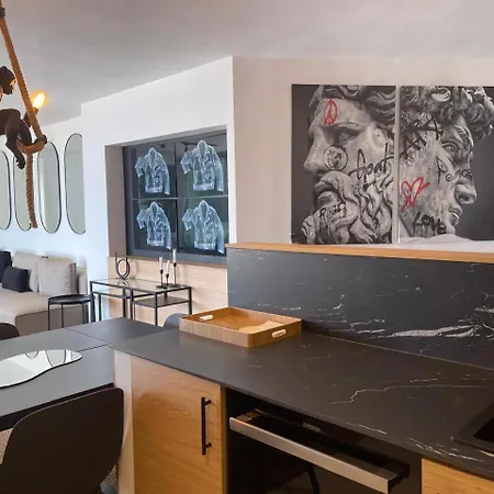 Luxury Seaview Puerto Banus Apartment *